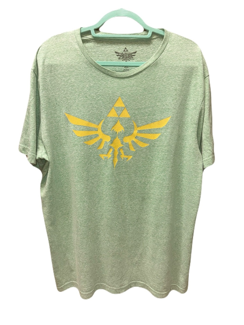 Nintendo’s Legend of Zelda Skyward Sword Crest graphic t-shirt XL